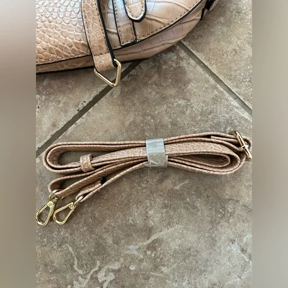 New Beige Faux Crocodile Saddle Bag From Spain - Picture 6 of 9